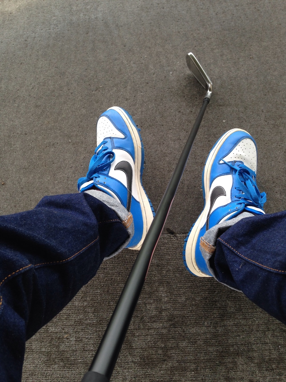 「スニーカー、ゴルフ、ナイキダンク」｜「NIKEのゴルフシューズ（スニーカー、ブルー系）」を使った、アリマ サトシさん（メンズ・168cm）の夏コーディネートの1枚目の写真