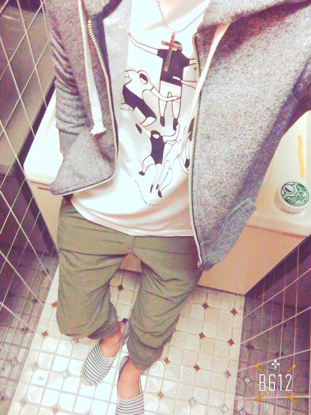 「ラフ」｜「GUのアイテム（Tシャツ/カットソー、ホワイト系）」を使った、Hikaruさん（メンズ・170cm）の春コーディネートの1枚目の写真