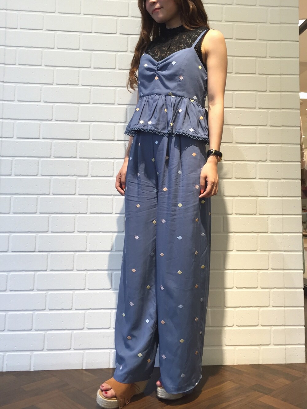 「リリーブラウン、セットアップ、キャミソール、ワイドパンツ、レトロ、ランダ(RANDA)、ドラフトRA」｜「LILY BROWNのダイアモンド刺繍パンツ（その他パンツ、ブルー系）」を使った、ayaka✩さん（レディース・147cm）の夏コーディネートの1枚目の写真