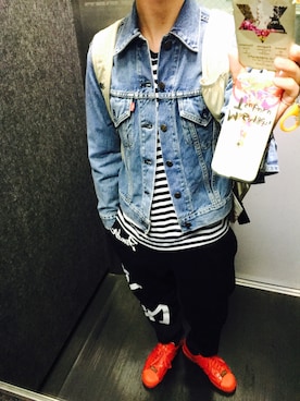 「赤い靴」｜「アイテム（スニーカー）」を使った、tbkさん（メンズ・162cm）の春コーディネート