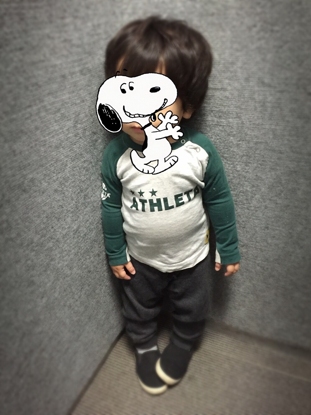 「1歳4ヶ月、公園、アスレタ」｜「SHIPSのアイテム（Tシャツ/カットソー、グリーン系）」を使った、yukinkoさん（キッズ・80cm）の秋コーディネートの1枚目の写真