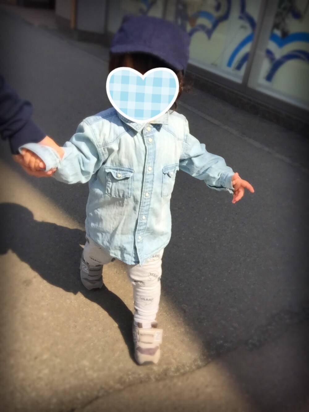 「1歳9ヶ月、男の子、はるコーデ、猫キャップ」｜「babyGAPのアイテム（キャップ、ブルー系）」を使った、yukinkoさん（キッズ・80cm）の春コーディネートの1枚目の写真