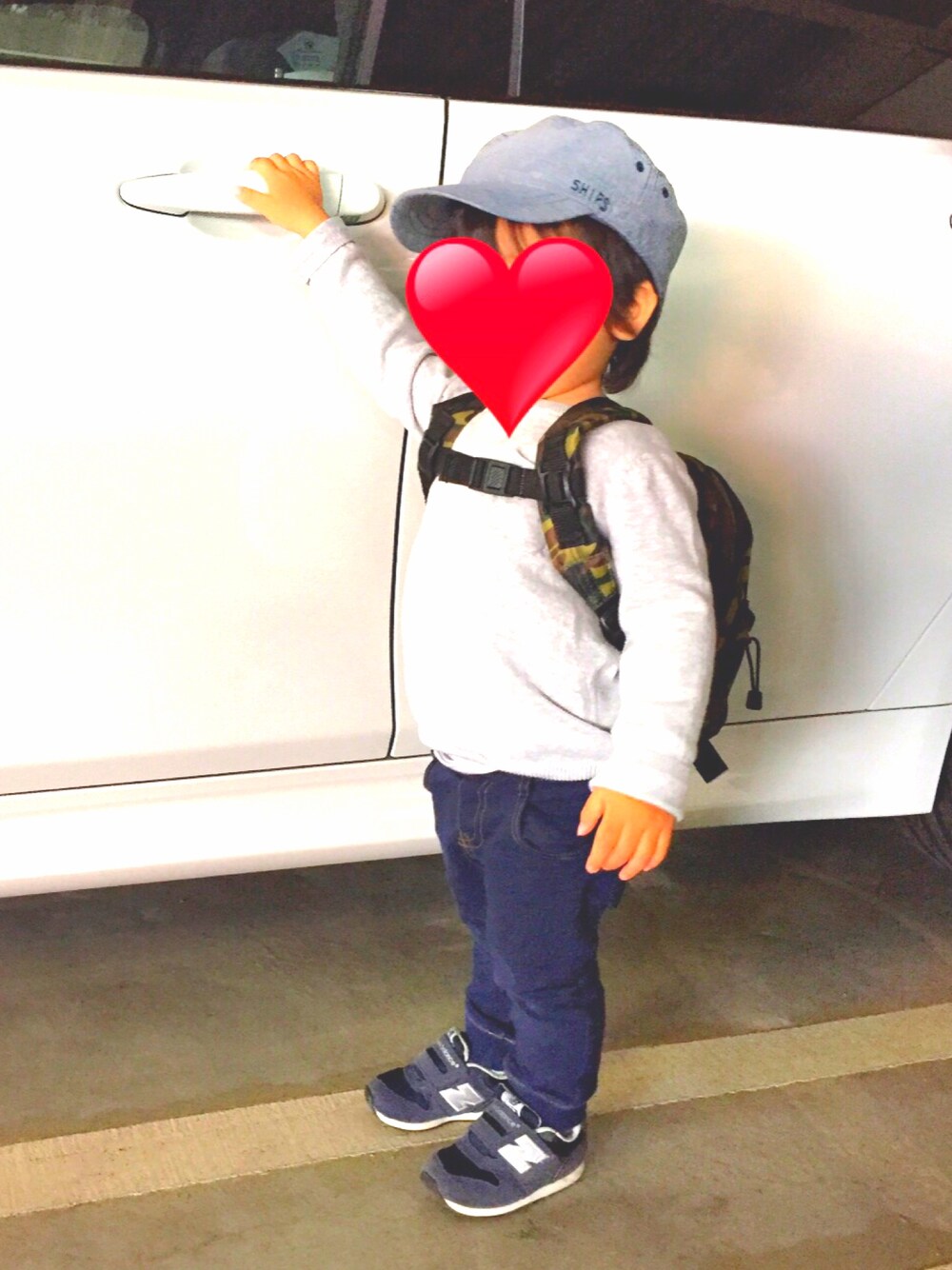 「2歳4ヶ月、秋のコーデ、kids」｜「SHIPSのアイテム（キャップ、ブルー系）」を使った、yukinkoさん（キッズ・90cm）の秋コーディネートの1枚目の写真