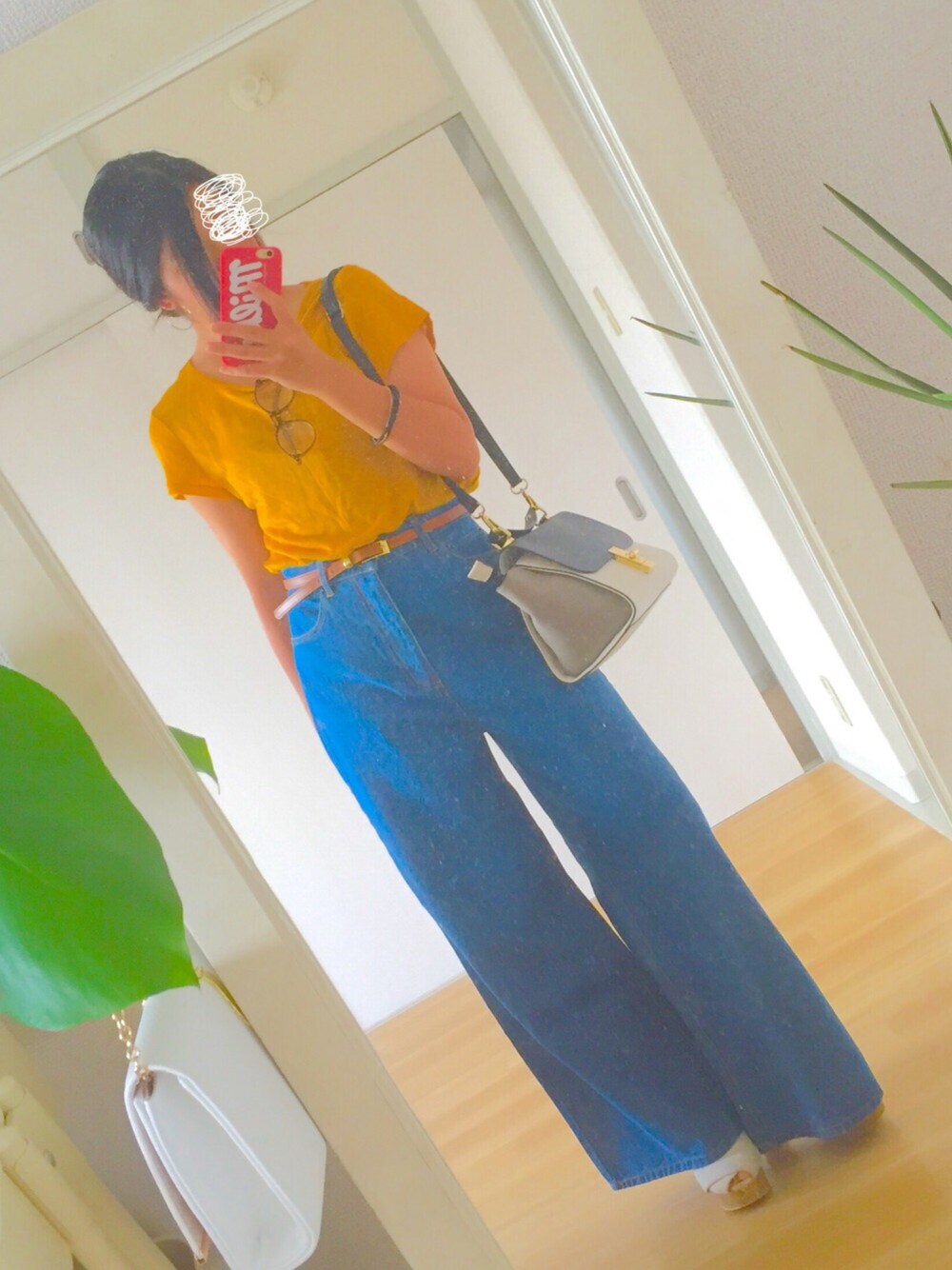 「ワイドパンツ、yellow、like」｜「RAY CASSINのデニムワイドパンツ（デニムパンツ、ブルー系）」を使った、PoPoさん（レディース・152cm）の夏コーディネートの1枚目の写真