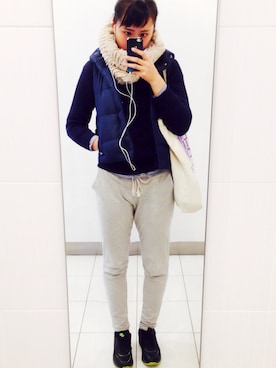 「スウエットパンツ」｜「アイテム（ダウンベスト）」を使った、rairaさん（レディース・167cm）の冬コーディネート