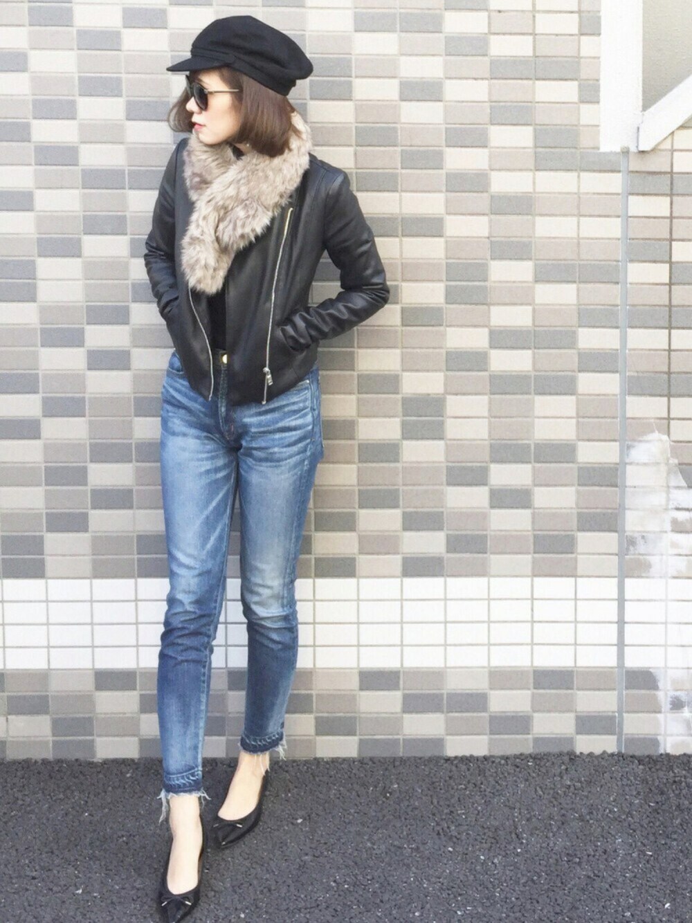 「カジュアル、ファー、プチプラ、ライダース、バレエシューズ、フラットシューズ、デニムパンツ、冬コーデ、11月WEAR秋冬ニットコーデ祭り」｜「SHIPS for womenのgrillo: マリンキャップ（キャップ、ブラック系）」を使った、Kie さん（レディース・160cm）の秋コーディネートの1枚目の写真