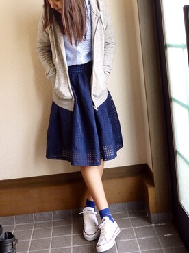 「白いスニーカー」｜「アイテム（その他）」を使った、moekoさん（レディース・157cm）の春コーディネート