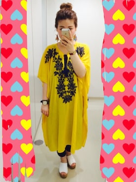 「ZARA（ザラ）のアイテム（ワンピース、イエロー系）」を使った、岩﨑千弘さん（レディース・156cm）の夏コーディネート