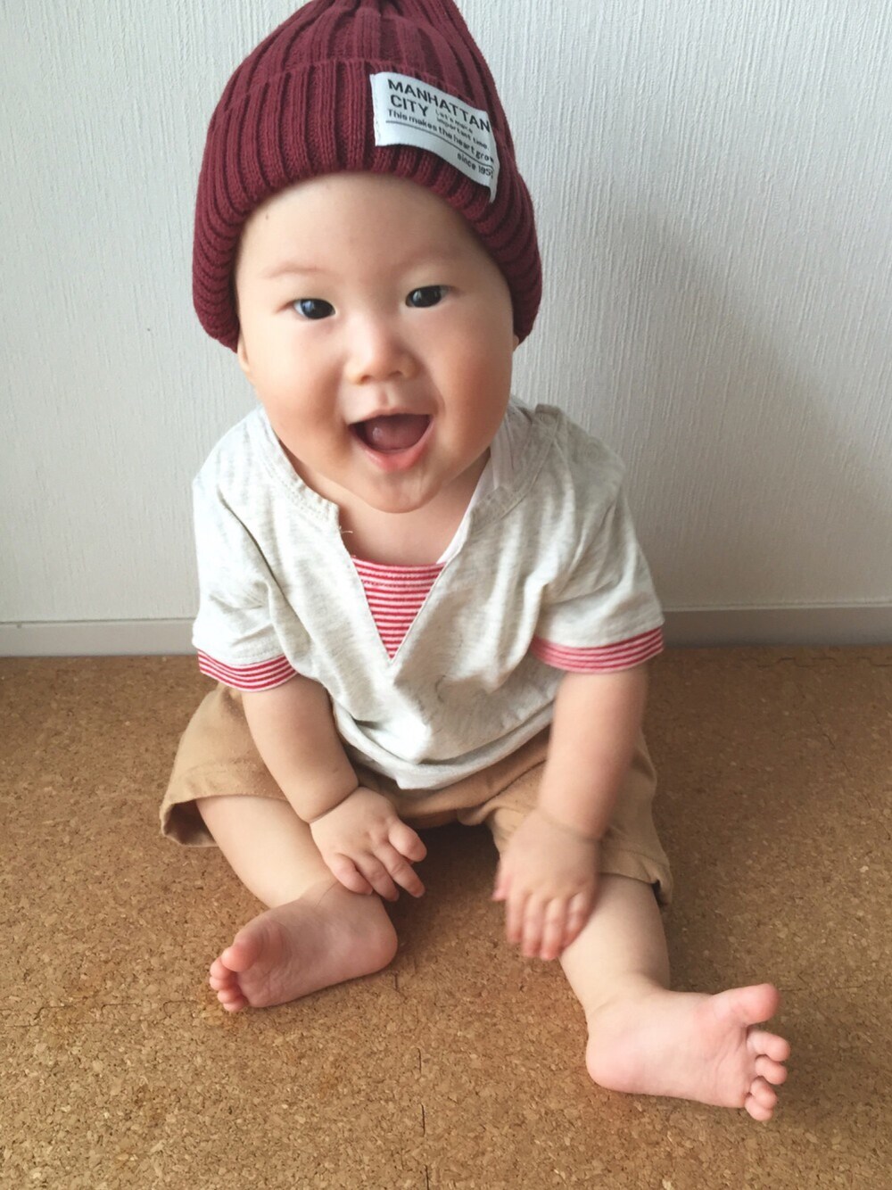 「おとこのこ、男の子、赤ちゃん、０歳、7ヶ月、夏、赤、ニット帽、wearを真っ赤に染めようや祭」｜「しまむらのアイテム（ニットキャップ/ビーニー、レッド系）」を使った、asahiさん（キッズ・60cm）の夏コーディネートの1枚目の写真