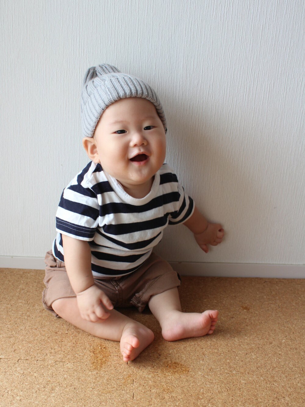 「おとこのこ、男の子、赤ちゃん、０歳、8ヶ月」｜「しまむらのアイテム（ニットキャップ/ビーニー、グレー系）」を使った、asahiさん（キッズ・60cm）の夏コーディネートの1枚目の写真