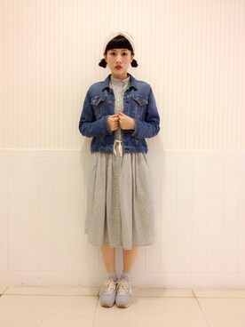 「丹寧」｜「アイテム（ジャケット/アウター）」を使った、柳育伶さん（レディース・158cm）の秋コーディネート
