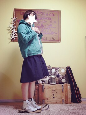 「白いスニーカー」｜「アイテム（マウンテンパーカー）」を使った、aoiさん（レディース・157cm）の春コーディネート