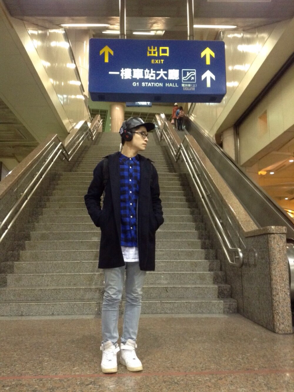 「street style、AIR FORCE 1、snapback、newtaipeicity、Taiwan」｜「LAST KINGSのアイテム（キャップ、ブラック系）」を使った、Leoさん（メンズ・183cm）の夏コーディネートの1枚目の写真