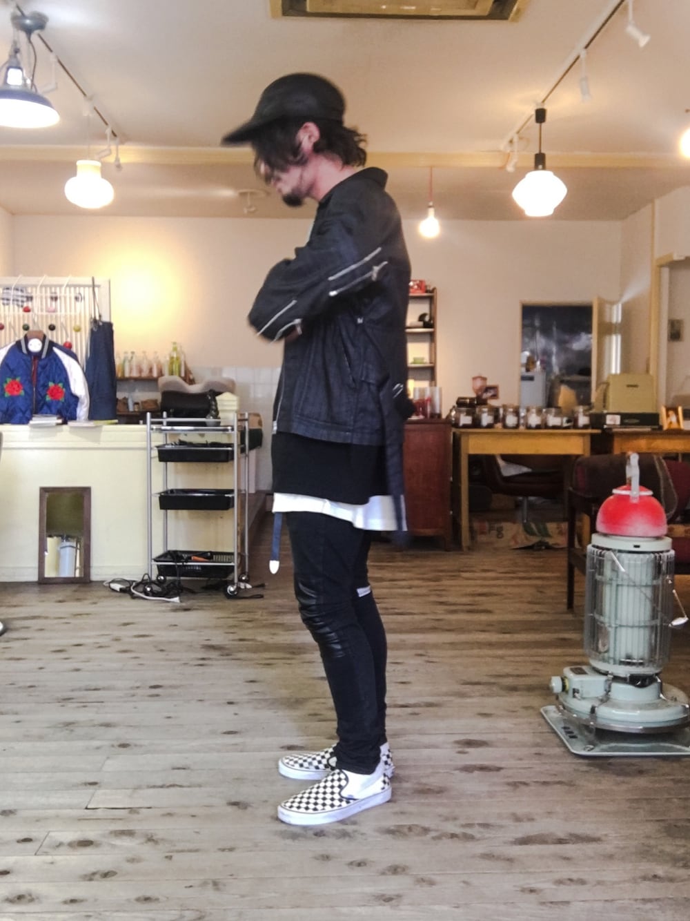 「5525Gallery×KIJIMA TAKAYUKIの＜5525gallery×KIJIMA TAKAYUKI(5525ギャラリー×キジマ タカユキ) ＞JET CAP（キャップ、ブラック系）」を使った、minamigawaさん（メンズ・170cm）の春コーディネートの1枚目の写真