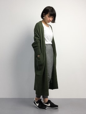 「ニットカーディガン」｜「アイテム（ノーカラージャケット）」を使った、あこさん（レディース・158cm）の秋コーディネート