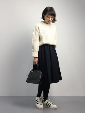 「HELIOPOLE（エリオポール）のアイテム（スニーカー）」を使った、あこさん（レディース・158cm）の秋コーディネート