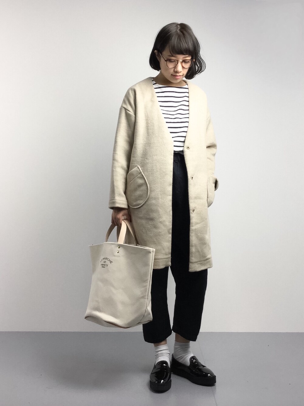 「ボーダー、ワイドパンツ、ダテメガネ」｜「Samansa Mos2のシャギーコーディガン（その他アウター、ホワイト系）」を使った、あこさん（レディース・158cm）の冬コーディネートの1枚目の写真
