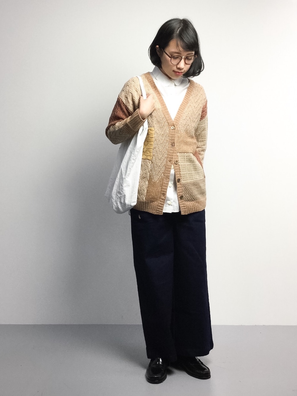 「bulle de savonのがちゃがちゃパッチワーク　チュニックカーディガン（カーディガン/ボレロ、イエロー系）」を使った、あこさん（レディース・158cm）の冬コーディネートの1枚目の写真