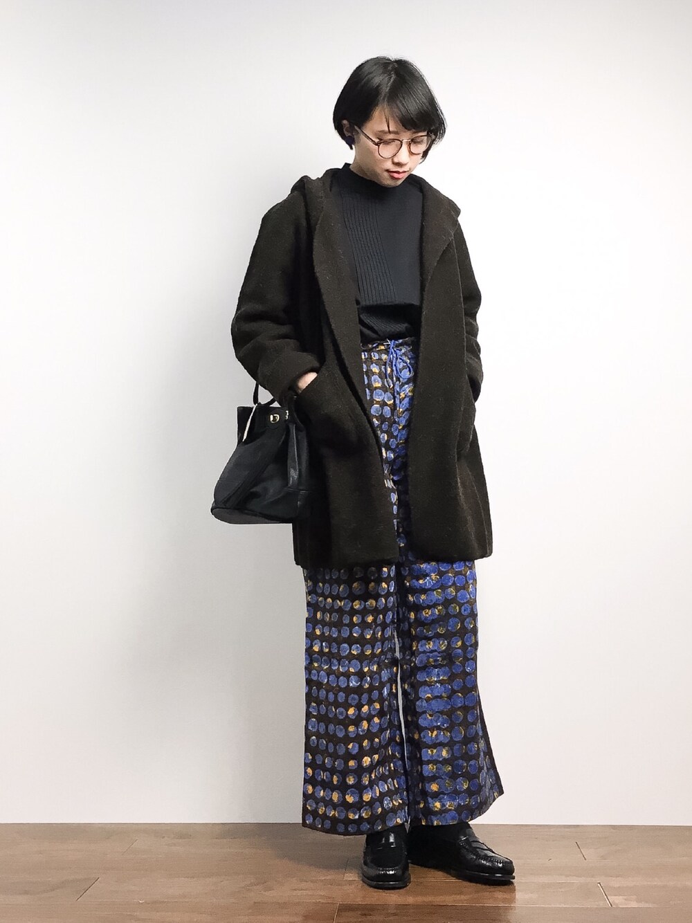 「PAR ICIのブロード    スタンドタックBL（シャツ/ブラウス、ブラック系）」を使った、あこさん（レディース・158cm）の冬コーディネートの1枚目の写真