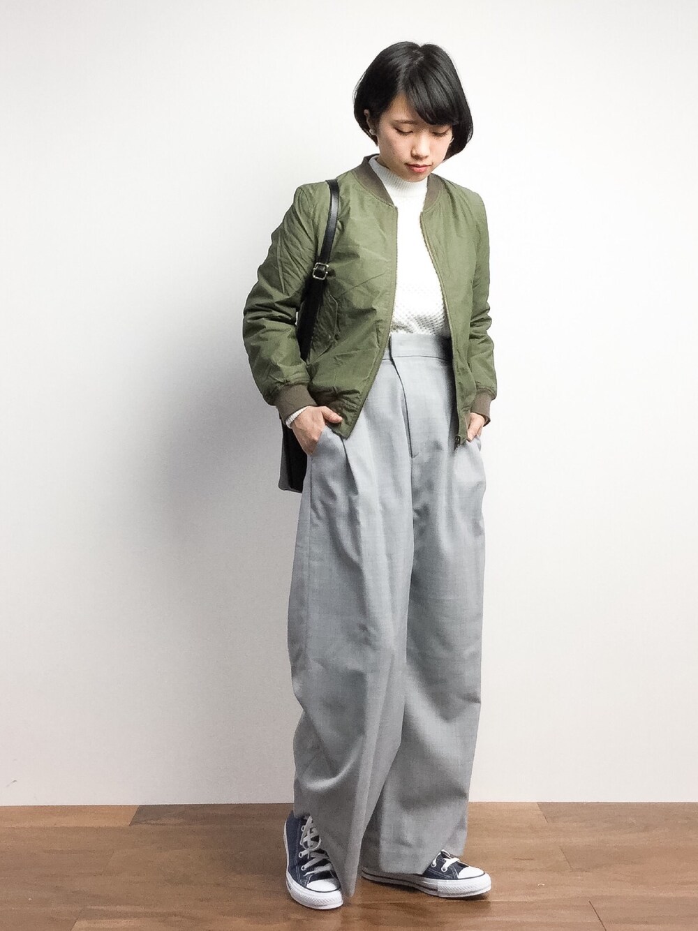 「ROPE' PICNICのリバーシブルMA-1タイプブルゾン（MA-1、グリーン系）」を使った、あこさん（レディース・158cm）の春コーディネートの1枚目の写真