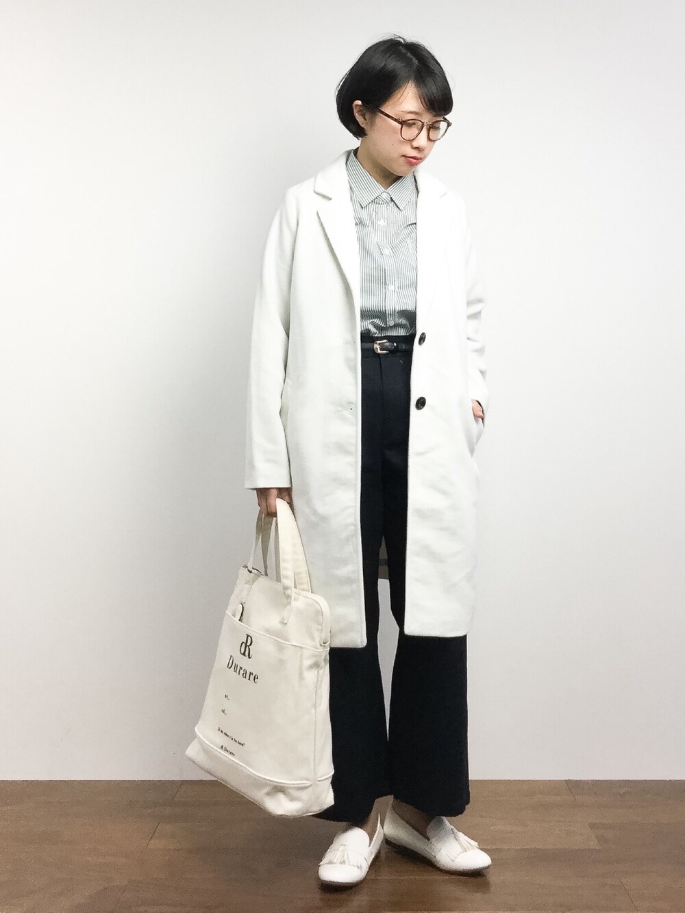 「and it_のTRモッサチェスターコート（チェスターコート、ホワイト系）」を使った、あこさん（レディース・158cm）の春コーディネートの1枚目の写真
