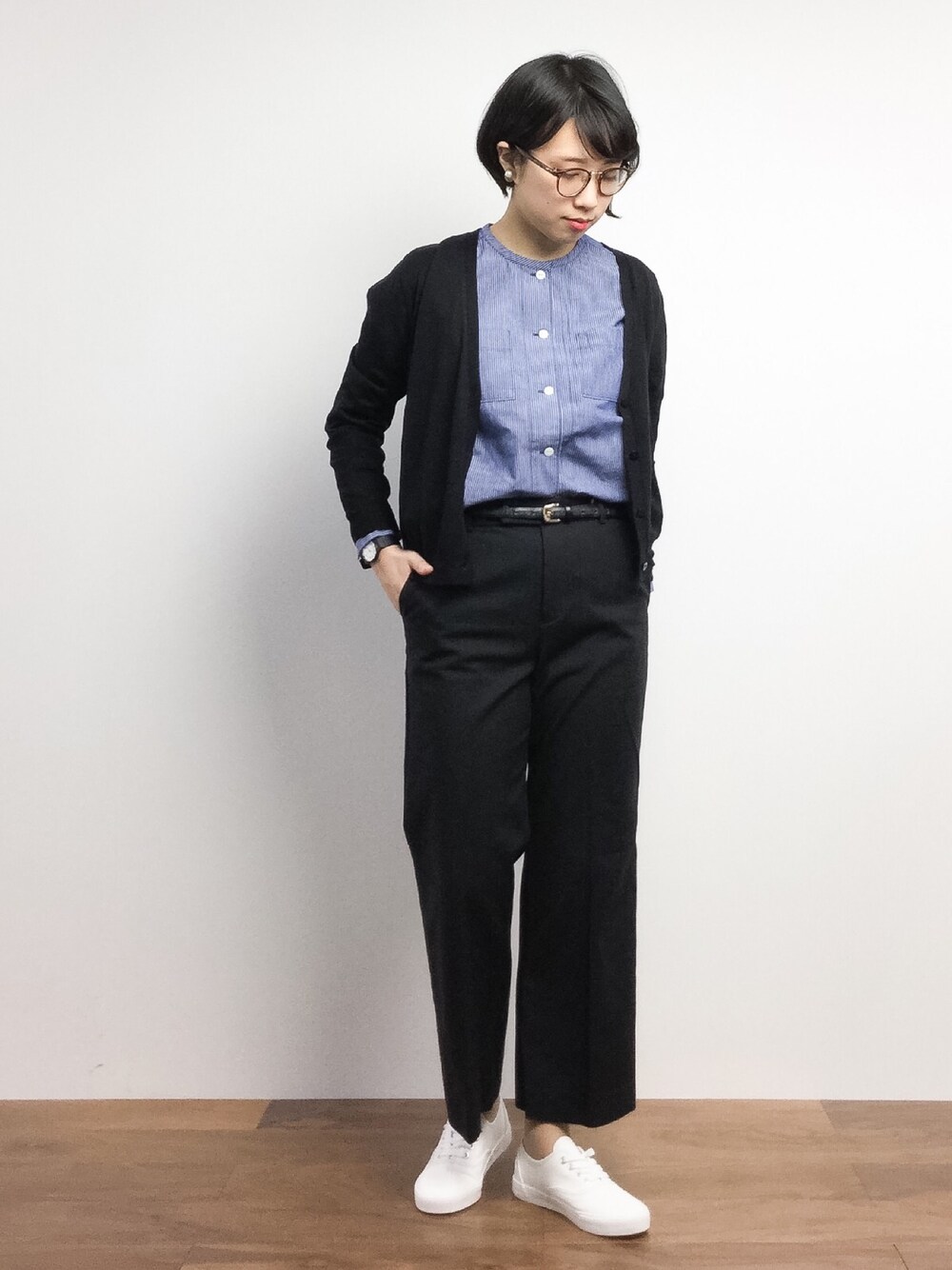 「DOUBLE NAMEのカラーニットカーディガン（カーディガン/ボレロ、ブラック系）」を使った、あこさん（レディース・158cm）の春コーディネートの1枚目の写真