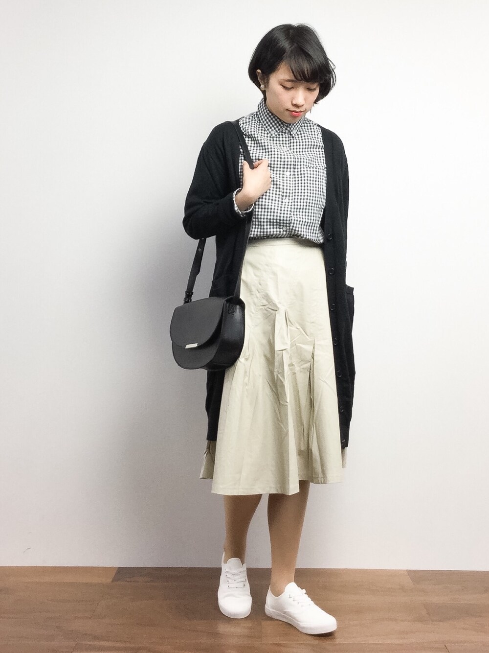 「SEVENDAYS=SUNDAYのギンガムネル　ボタンダウンシャツ（シャツ/ブラウス、ブラック系）」を使った、あこさん（レディース・158cm）の春コーディネートの1枚目の写真