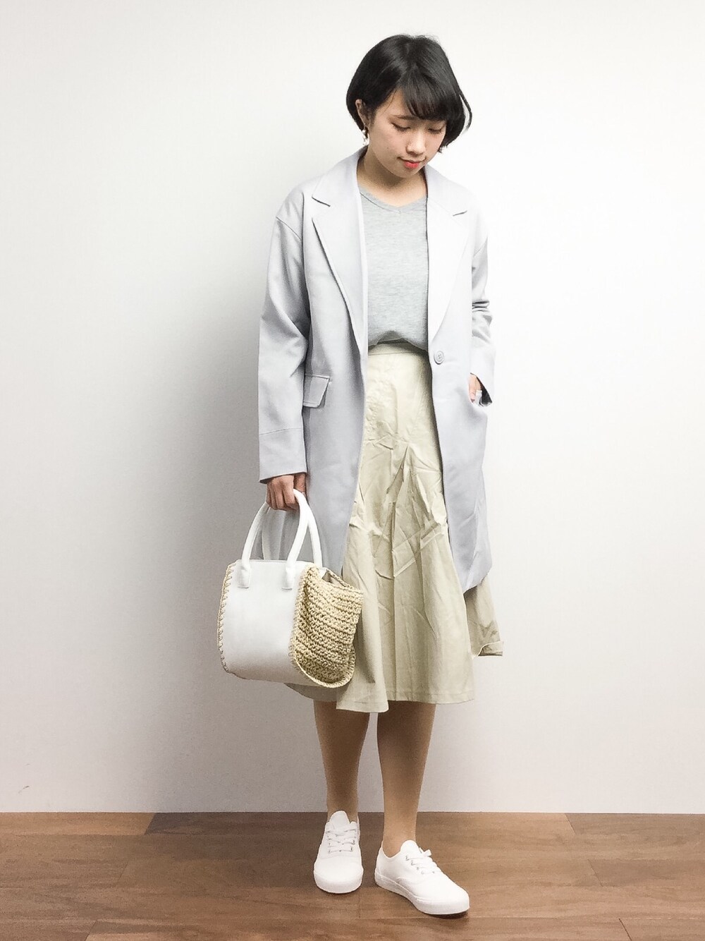 「one after another NICE CLAUPの【ナイスクラップ】ロングテーラードジャケット（テーラードジャケット、グレー系）」を使った、あこさん（レディース・158cm）の春コーディネートの1枚目の写真