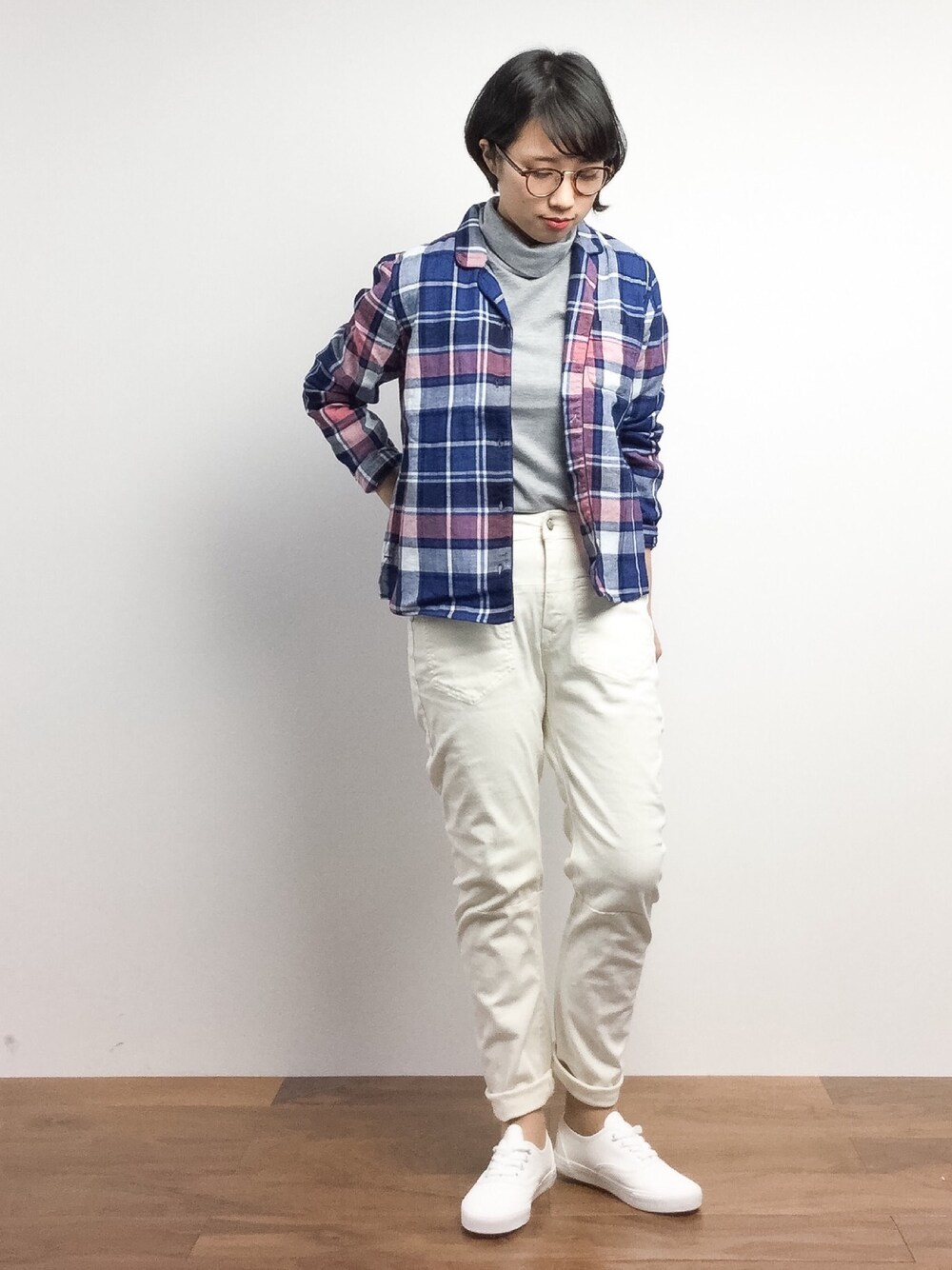 「PAR ICIのインディゴチェックパジャマシャツ（シャツ/ブラウス、ブルー系）」を使った、あこさん（レディース・158cm）の春コーディネートの1枚目の写真