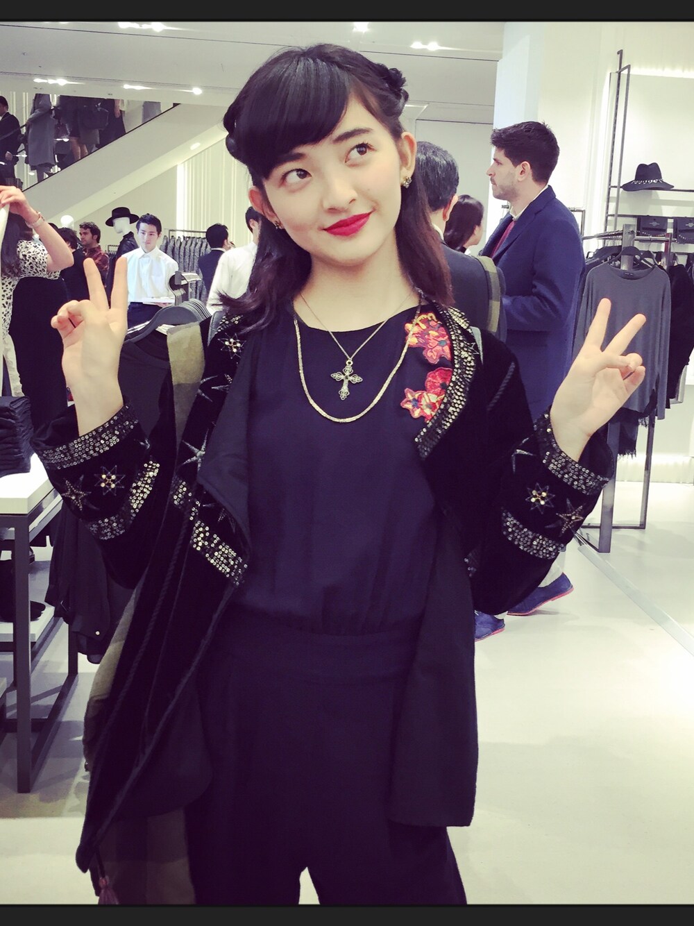「ZARA、新宿、zarashinjuku、dearshinjuku」｜「ZARAのアイテム（つなぎ/オールインワン、ブルー系）」を使った、Mappyさん（キッズ・153cm）の秋コーディネートの1枚目の写真