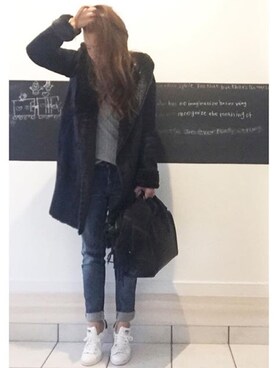 「Vネック」｜「アイテム（ムートンコート）」を使った、a.megumiさん（レディース・160cm）の春コーディネート