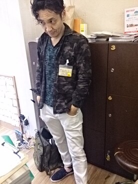 「SHIPS JET BLUE（シップスジェットブルー）のアイテム（バックパック/リュック）」を使った、篠原感謝和隆さん（メンズ・174cm）の春コーディネート