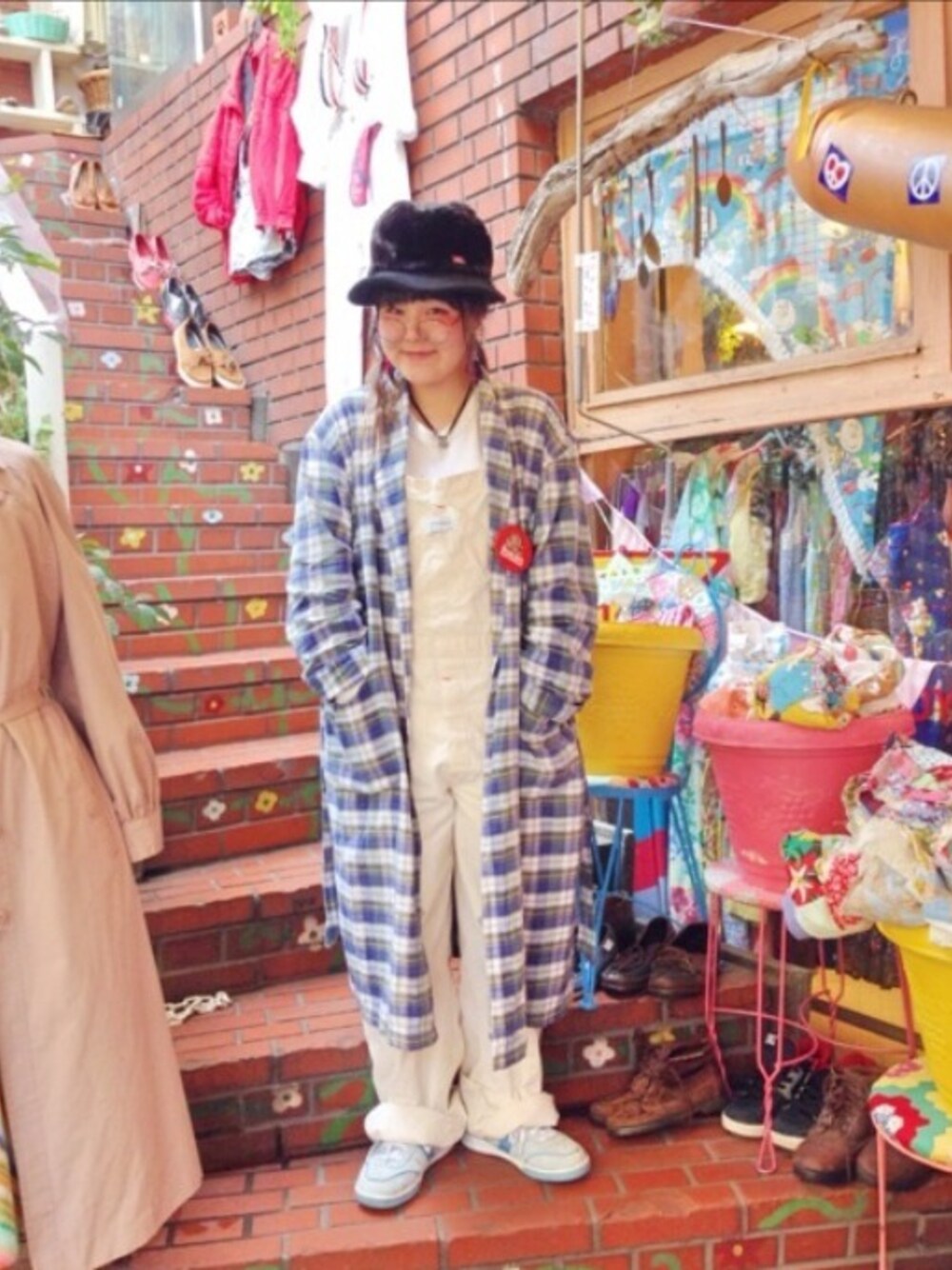 「PANAMABOY、古着、オーバーオール、ガウン」｜「usedのアイテム（Tシャツ/カットソー、ホワイト系）」を使った、C▲na ?さん（レディース・160cm）の春コーディネートの1枚目の写真