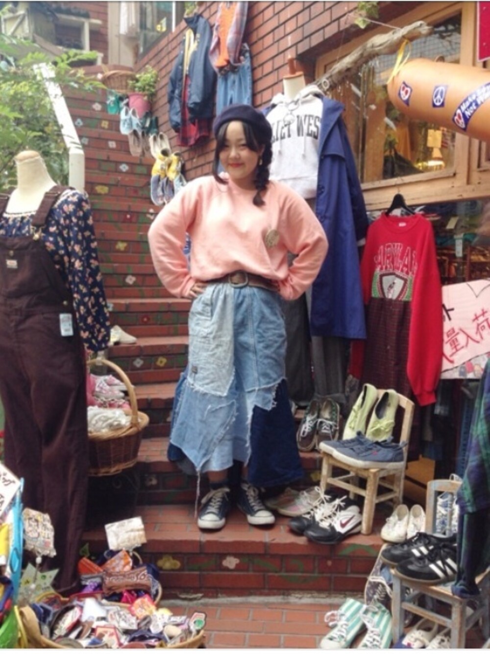 「古着、PANAMABOY、LEE、Levis、リメイク」｜「Leeのアイテム（スウェット、ピンク系）」を使った、C▲na ?さん（レディース・160cm）の秋コーディネートの1枚目の写真