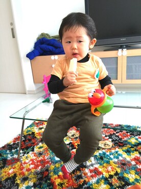 「アイテム（ニット/セーター、ブラック系）」を使った、うりんこ。さん（キッズ・90cm）の冬コーディネート
