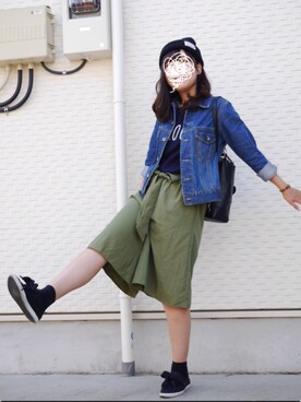 「黒リュック」｜「アイテム（デニムジャケット）」を使った、こなんちゅさん（レディース・162cm）の秋コーディネート