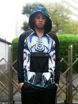 「TOPMAN（トップマン）のアイテム（パーカー）」を使った、TOPMAN プロモーション クレイさん（メンズ・178cm）の秋コーディネート