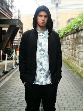 「TOPMAN（トップマン）のアイテム（パーカー）」を使った、TOPMAN プロモーション クレイさん（メンズ・178cm）の秋コーディネート
