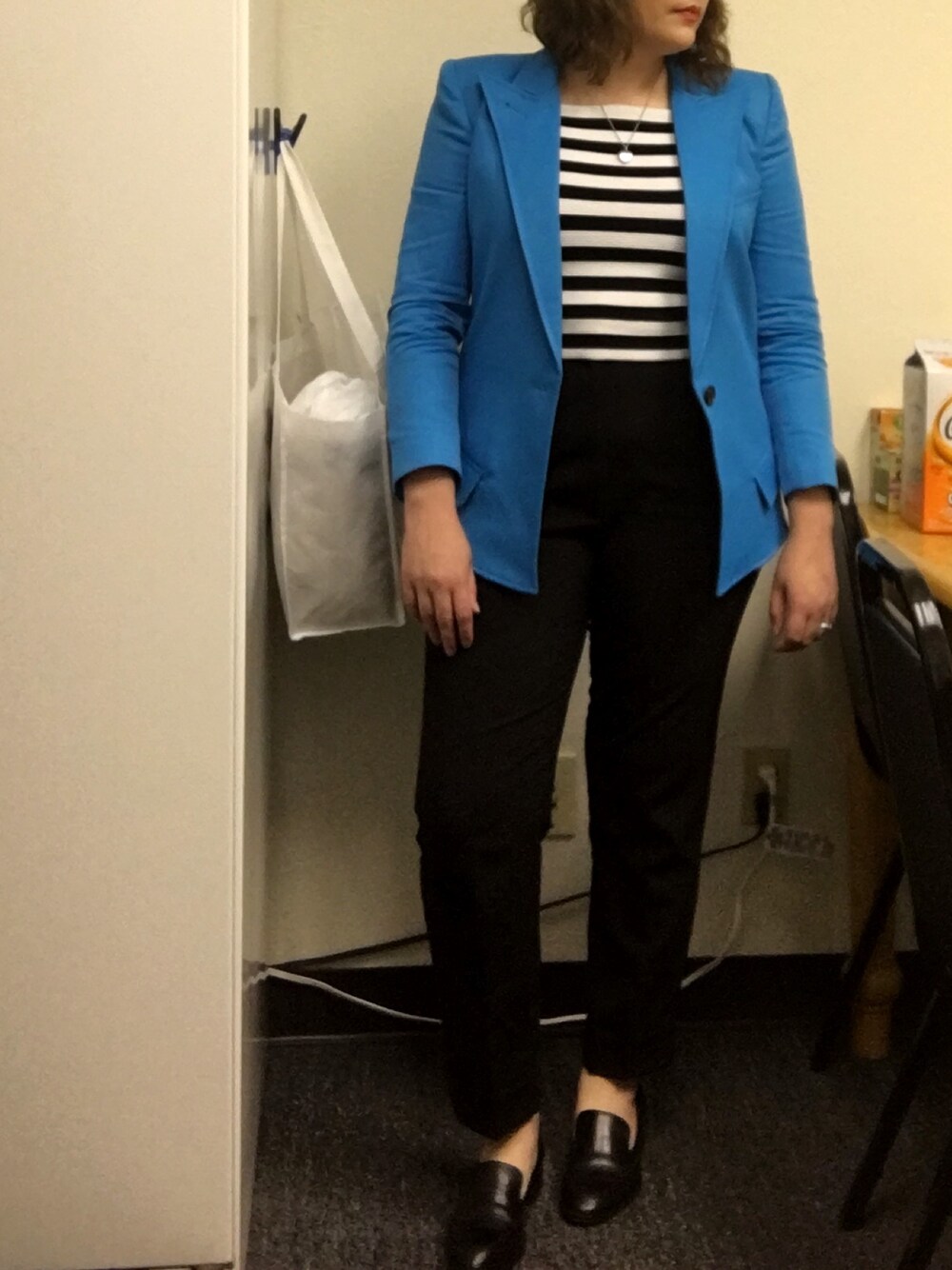 「stripes、blazer、WORKWEAR」｜「JIL SANDERのアイテム（スラックス、ブラック系）」を使った、mandarkさん（レディース・157cm）の秋コーディネートの1枚目の写真