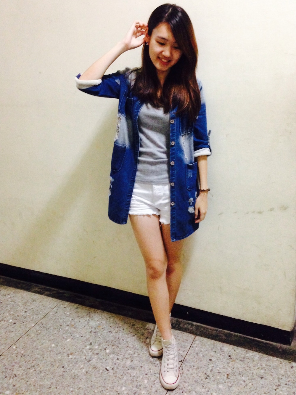 「woman」｜「CONVERSEのWhiteshoess（スニーカー、ホワイト系）」を使った、Yoyobeauty wooさん（レディース・168cm）の夏コーディネートの1枚目の写真