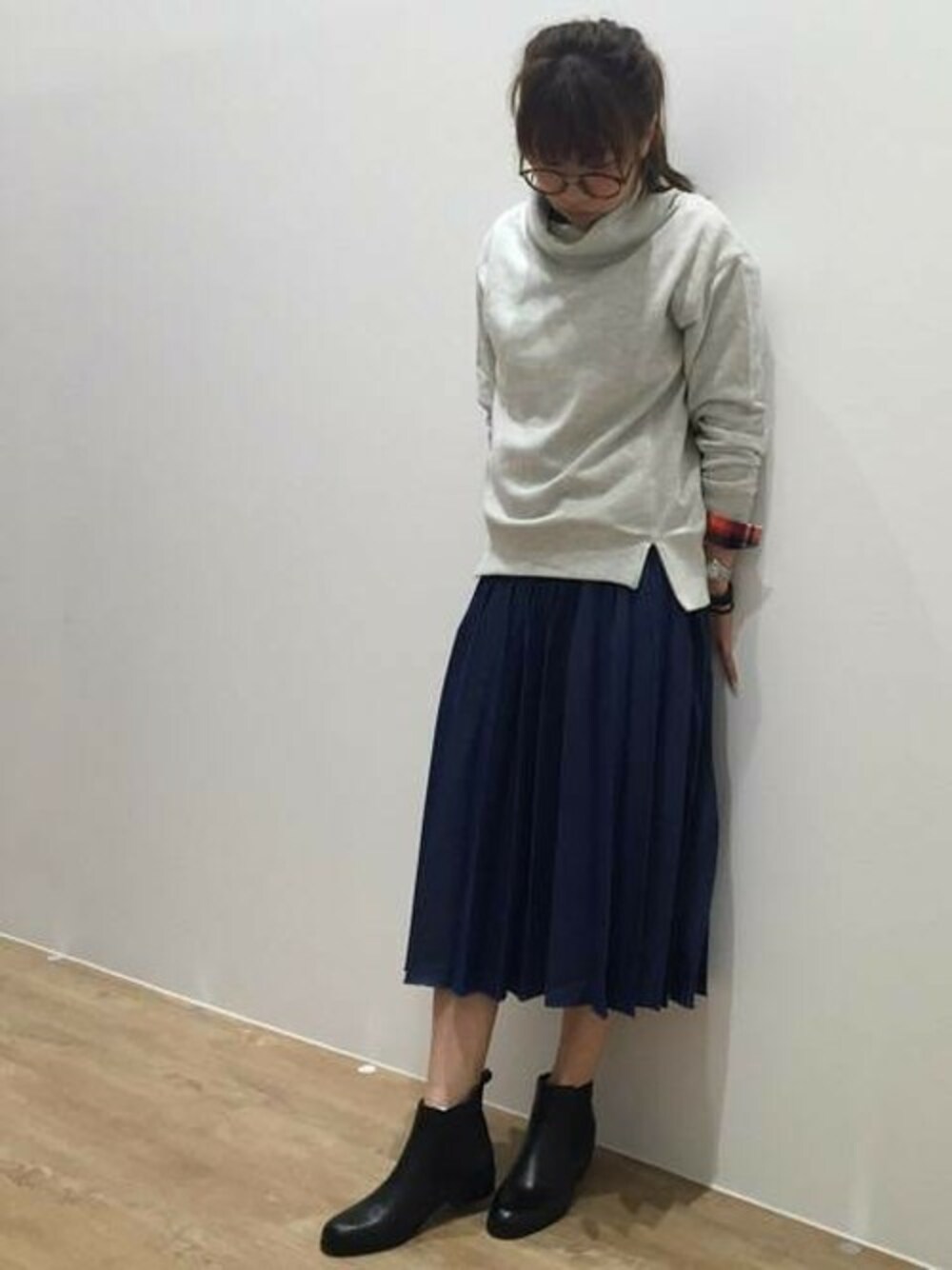 「カジュアル、アウトドアスタイル、おでかけ、レジャースタイル、grand park、グランドパーク」｜「Grand PARKの【ZOZO初登場】裏毛オフタートルプルオーバー（Tシャツ/カットソー、グレー系）」を使った、ニコル本社さん（レディース・160cm）の秋コーディネートの1枚目の写真