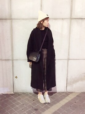 「sneakers」｜「アイテム（ダッフルコート）」を使った、Eika Huangさん（レディース・165cm）の冬コーディネート