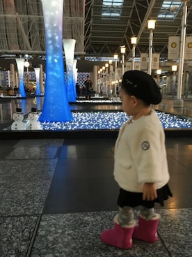 「BeBe（ベベ）のアイテム（ダウンジャケット/コート）」を使った、Maya さん（キッズ・80cm）の冬コーディネート