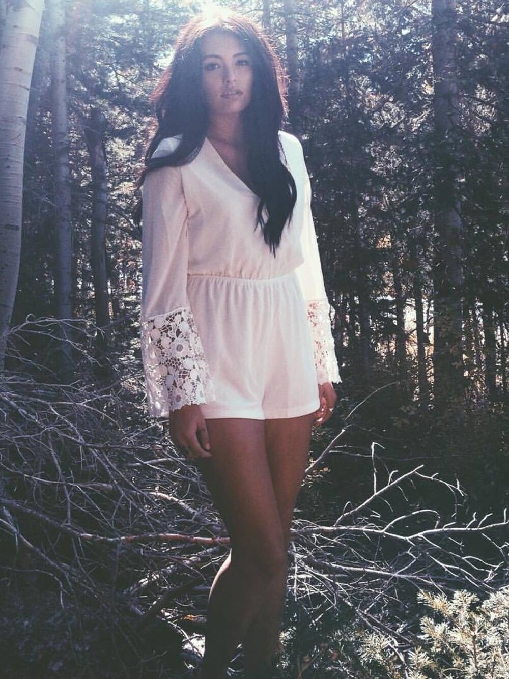 「rompers_wmag、rompers、bohochic」｜「asosのアイテム（ワンピース、ホワイト系）」を使った、Gabrielle  さん（レディース・175cm）の夏コーディネートの1枚目の写真