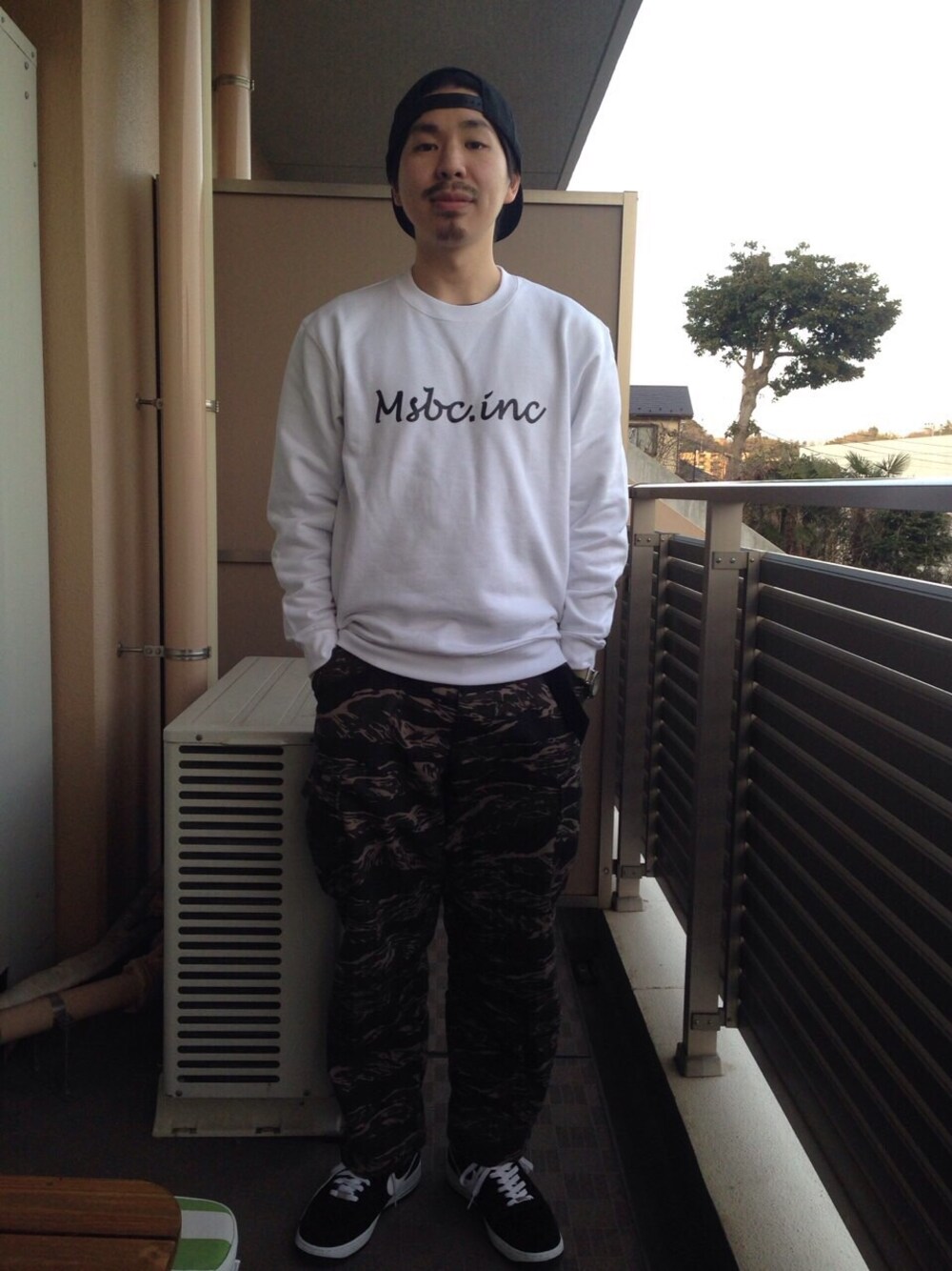 「MSBC '15 S/S」｜「MSBCのアイテム（スウェット、ブラック系）」を使った、MSBC.incさん（メンズ・169cm）の春コーディネートの1枚目の写真