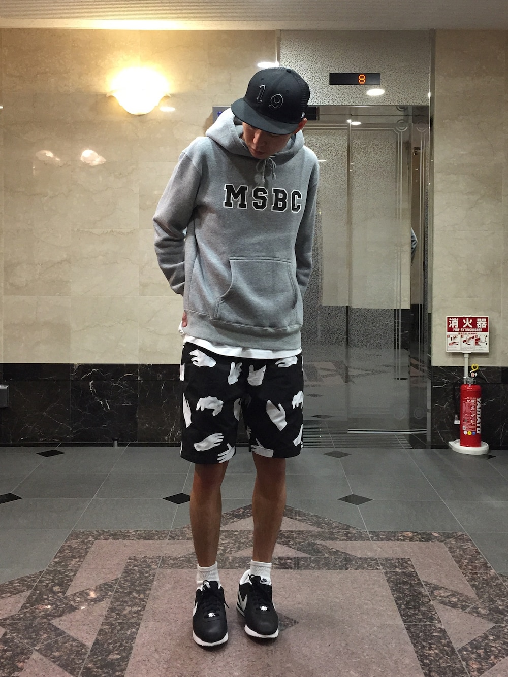 「ショーツ、プルオーバーパーカー、MSBC '14 A/W、MSBC '14 S/S、caveat emptor、コルテッツ、スケシンつながり」｜「MSBCのアイテム（パーカー、ブルー系）」を使った、MSBC.incさん（メンズ・174cm）の春コーディネートの1枚目の写真