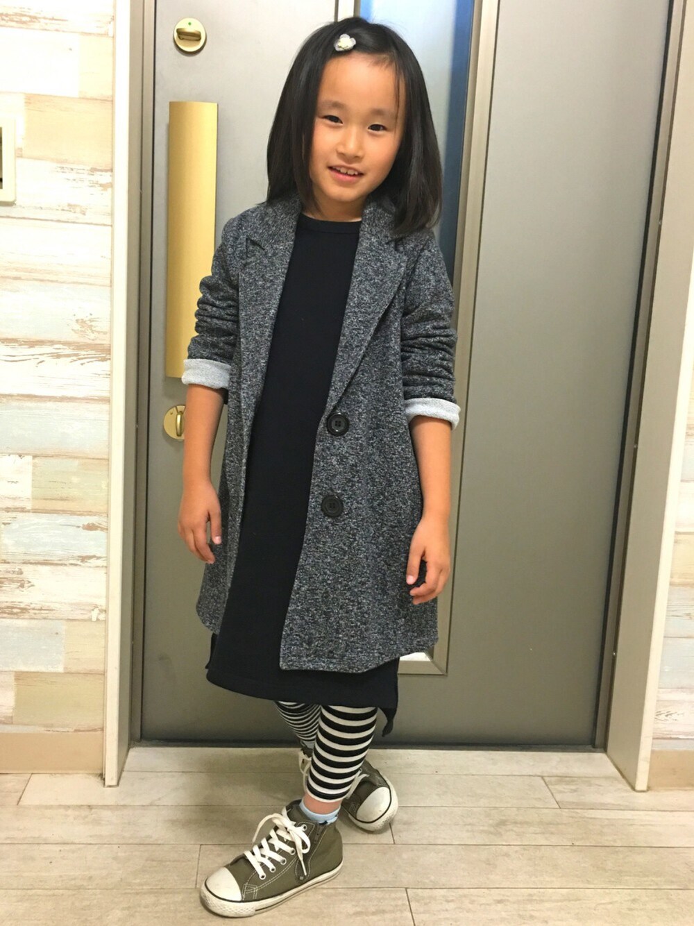 「チェスターコート」｜「Birthdayのアイテム（チェスターコート、グレー系）」を使った、Asamiさん（レディース・162cm）の秋コーディネートの1枚目の写真