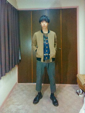 「Banana Republic（バナナリパブリック）のアイテム（スラックス、グレー系）」を使った、hiroさん（メンズ・174cm）の冬コーディネート