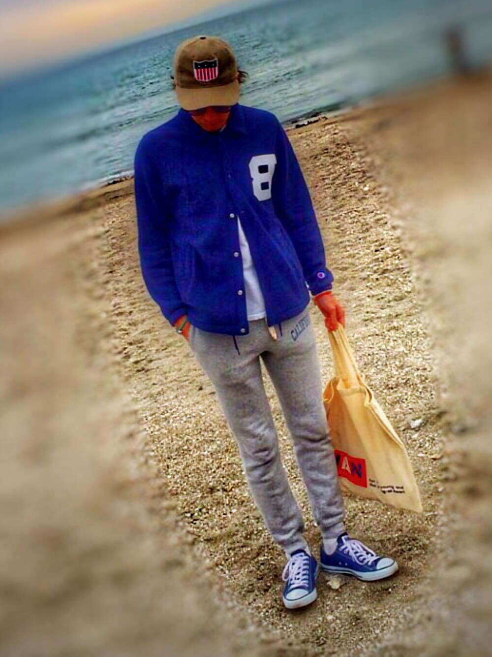 「Ron Herman、converse、Band of Outsiders、Safari、SURF、siestepeau、equalize、tady&king」｜「Band of Outsidersのアイテム（その他アウター、ブルー系）」を使った、長峯 海さん（メンズ・173cm）の夏コーディネートの1枚目の写真