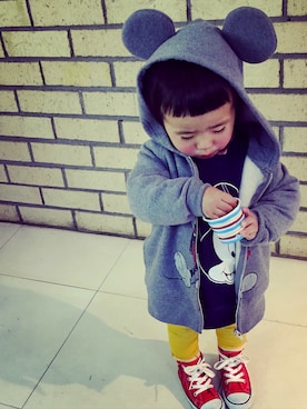 「Disney（ディズニー）のアイテム（パーカー、グレー系）」を使った、yumaさん（キッズ・100cm）の春コーディネート